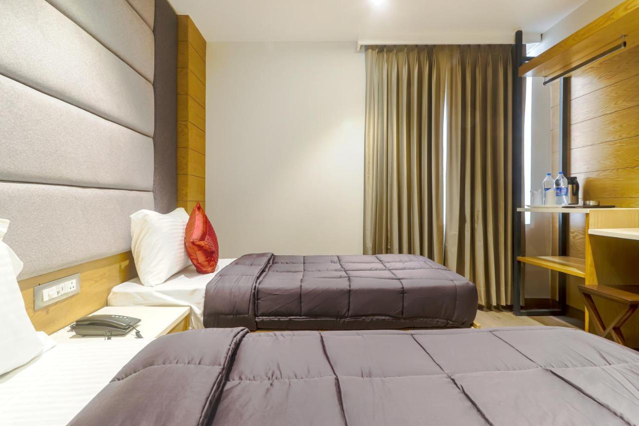Hotel Bricks, Karol Bagh, New Delhi Екстериор снимка