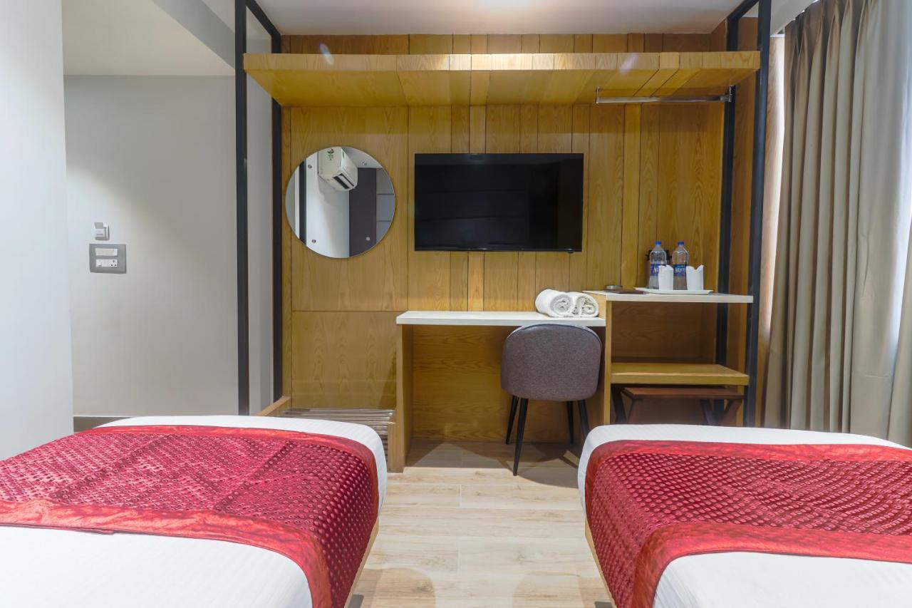 Hotel Bricks, Karol Bagh, New Delhi Екстериор снимка