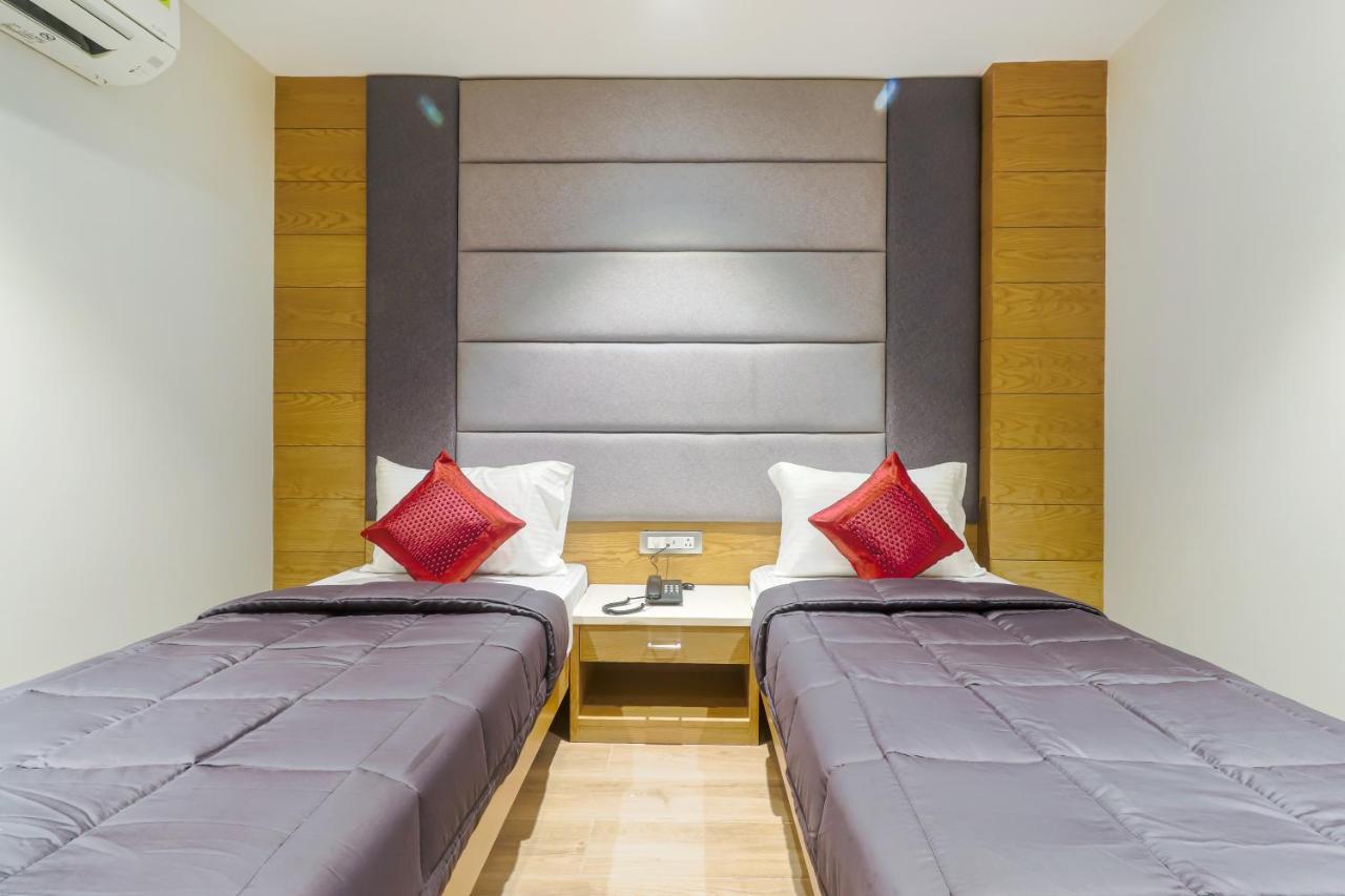 Hotel Bricks, Karol Bagh, New Delhi Екстериор снимка