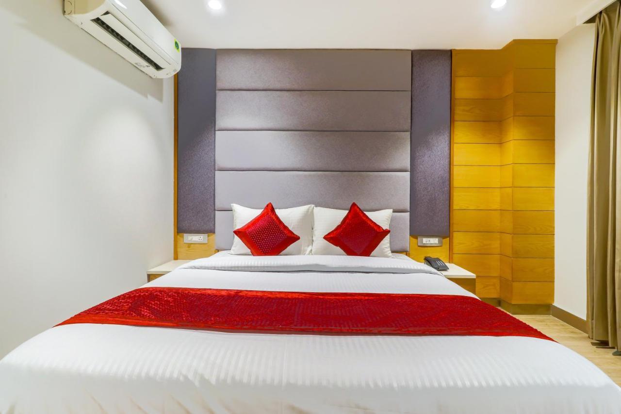 Hotel Bricks, Karol Bagh, New Delhi Екстериор снимка