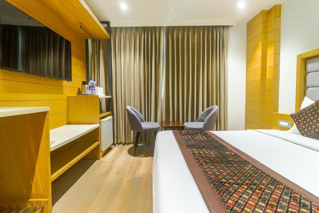 Hotel Bricks, Karol Bagh, New Delhi Екстериор снимка