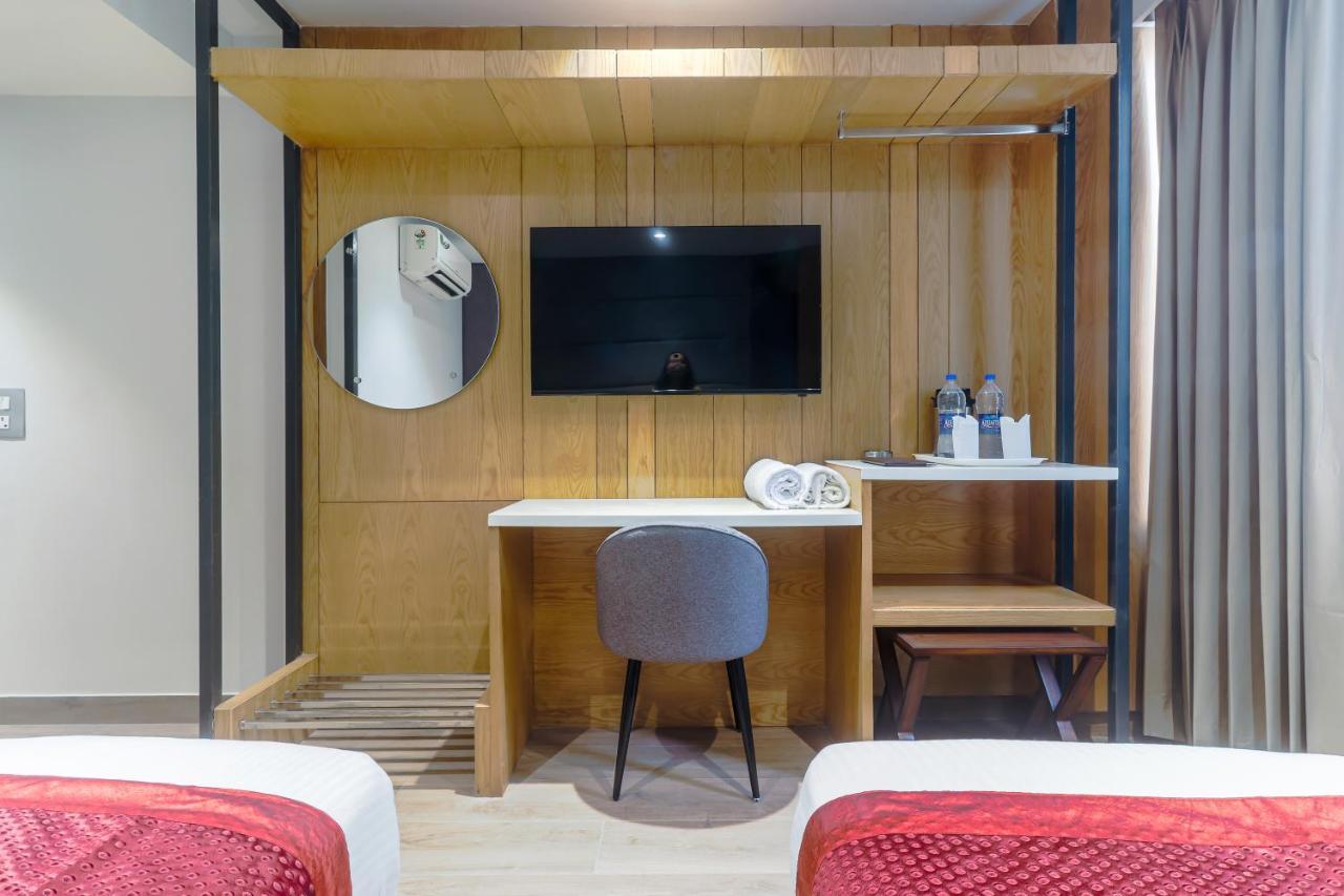 Hotel Bricks, Karol Bagh, New Delhi Екстериор снимка