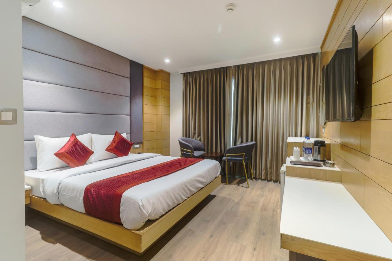 Hotel Bricks, Karol Bagh, New Delhi Екстериор снимка