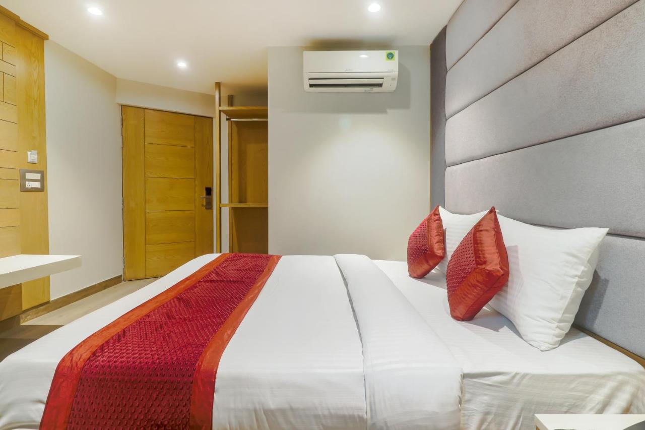 Hotel Bricks, Karol Bagh, New Delhi Екстериор снимка