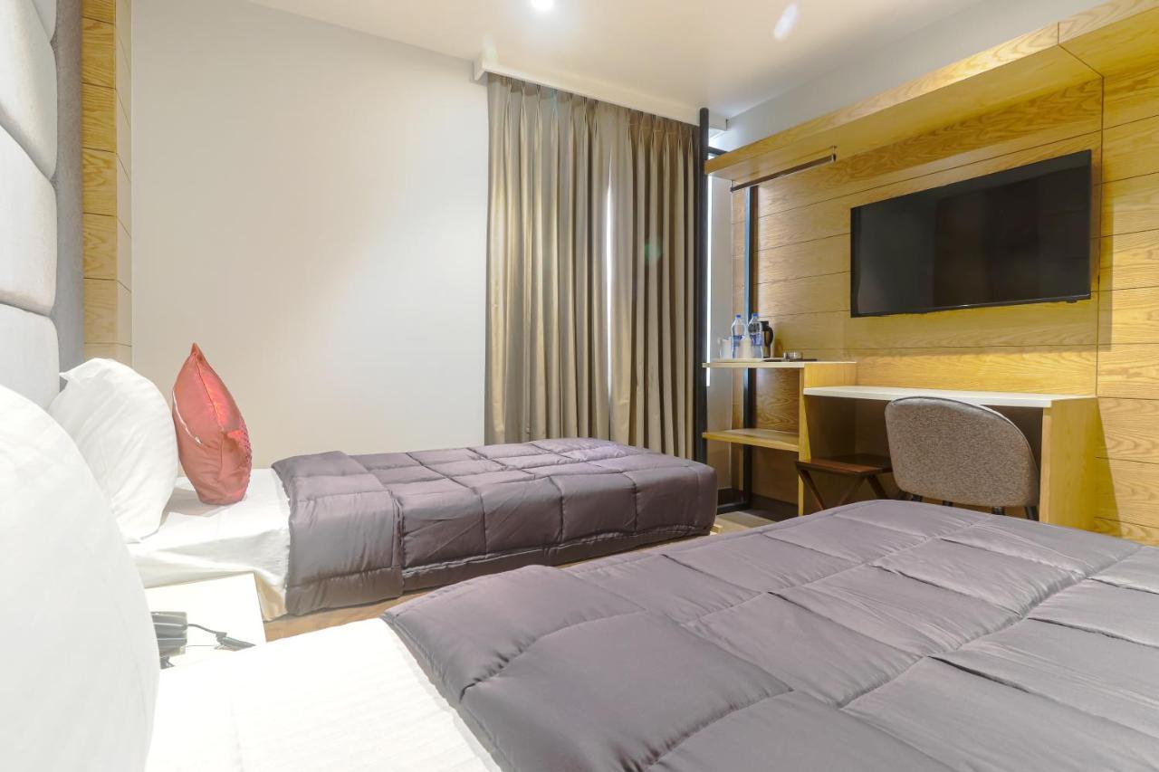 Hotel Bricks, Karol Bagh, New Delhi Екстериор снимка