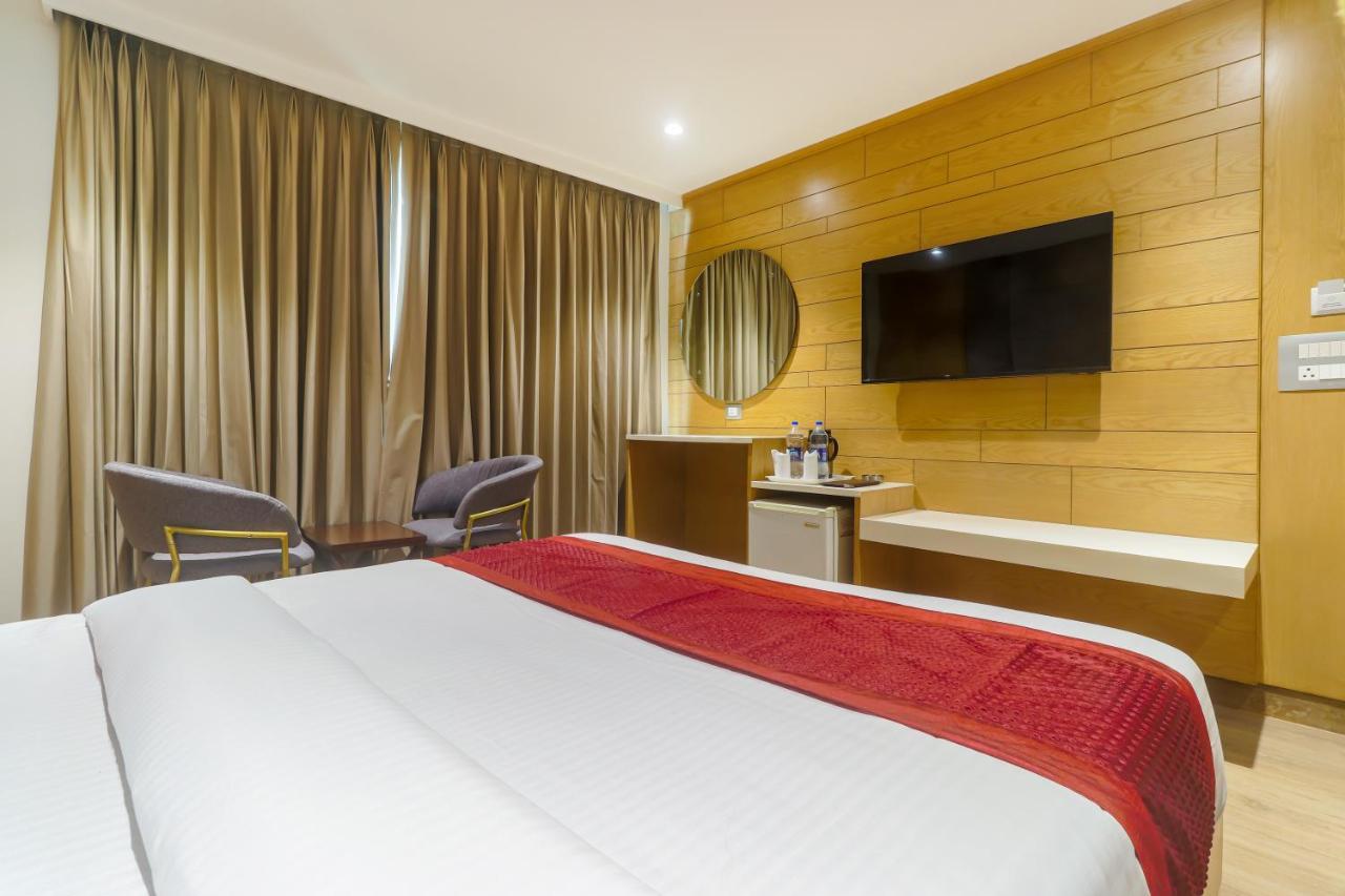 Hotel Bricks, Karol Bagh, New Delhi Екстериор снимка