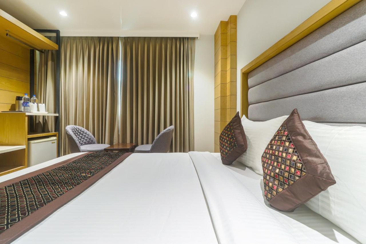 Hotel Bricks, Karol Bagh, New Delhi Екстериор снимка