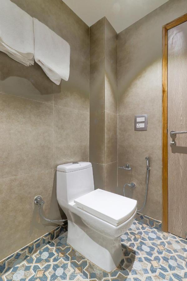 Hotel Bricks, Karol Bagh, New Delhi Екстериор снимка