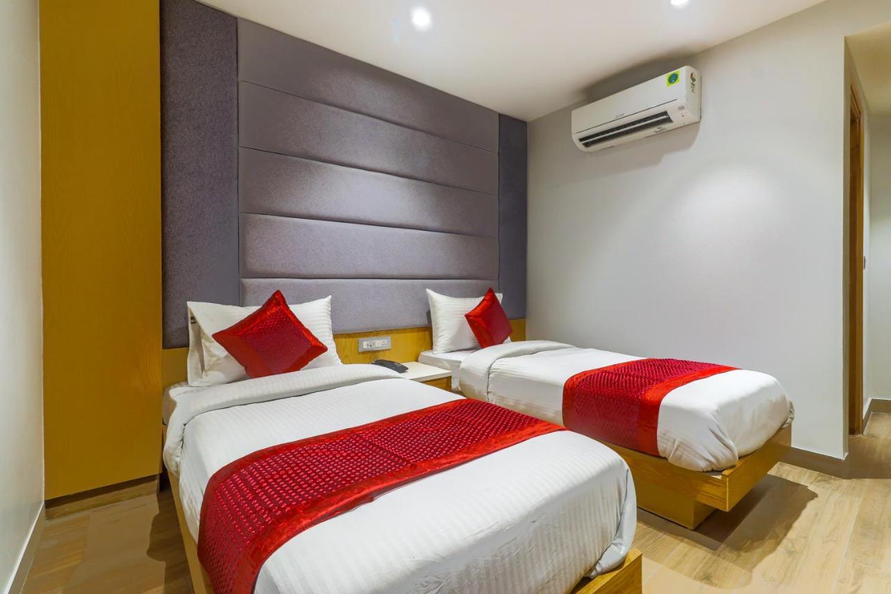 Hotel Bricks, Karol Bagh, New Delhi Екстериор снимка
