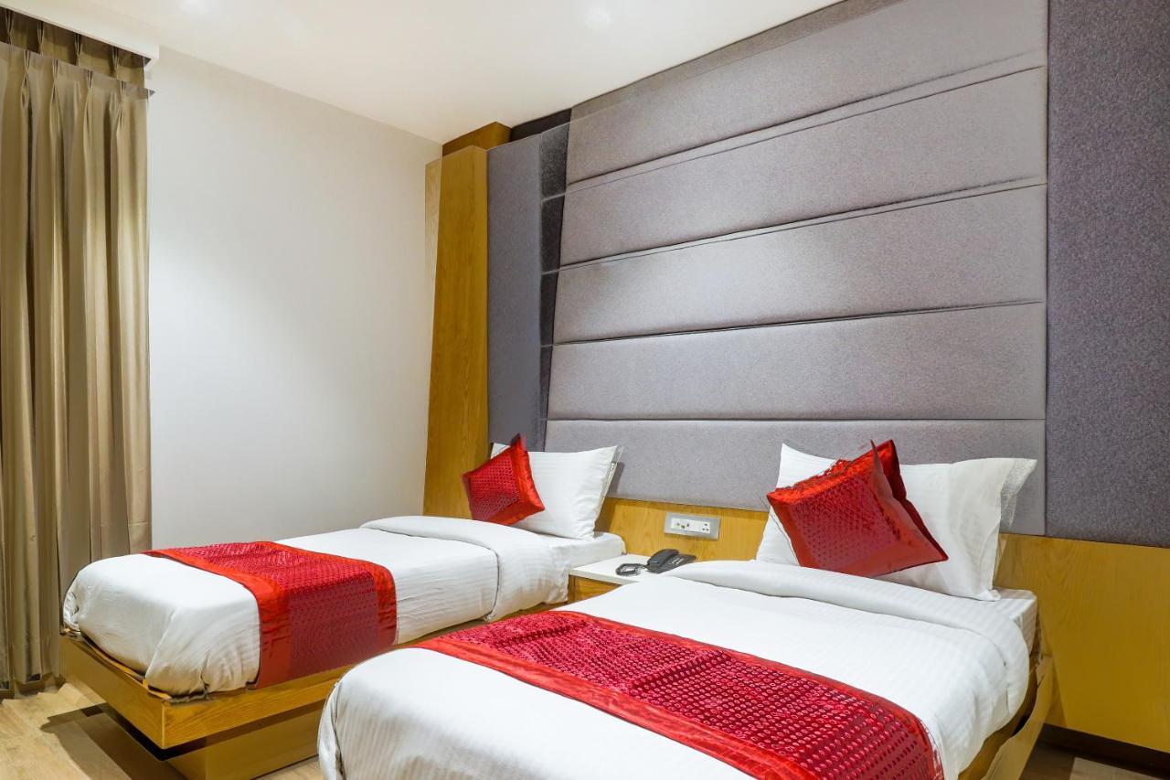 Hotel Bricks, Karol Bagh, New Delhi Екстериор снимка