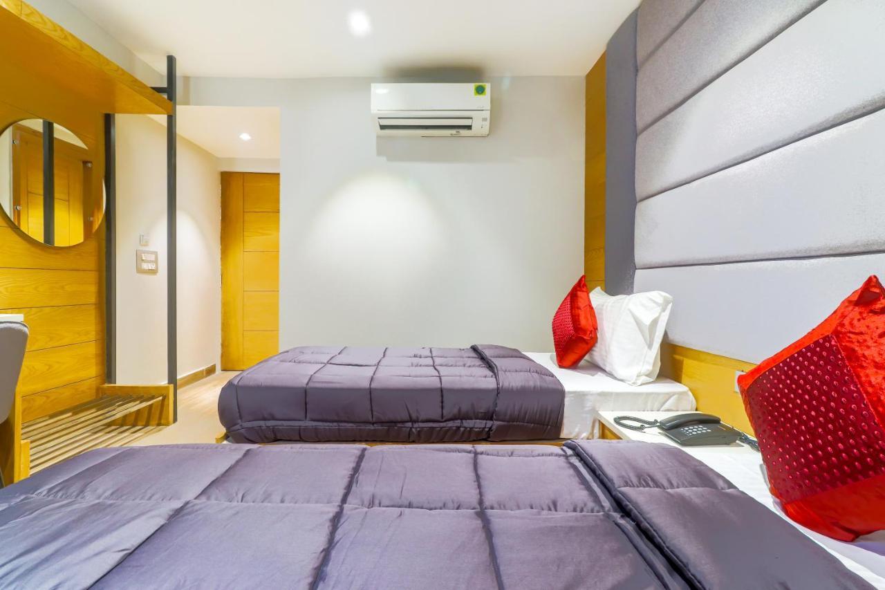 Hotel Bricks, Karol Bagh, New Delhi Екстериор снимка