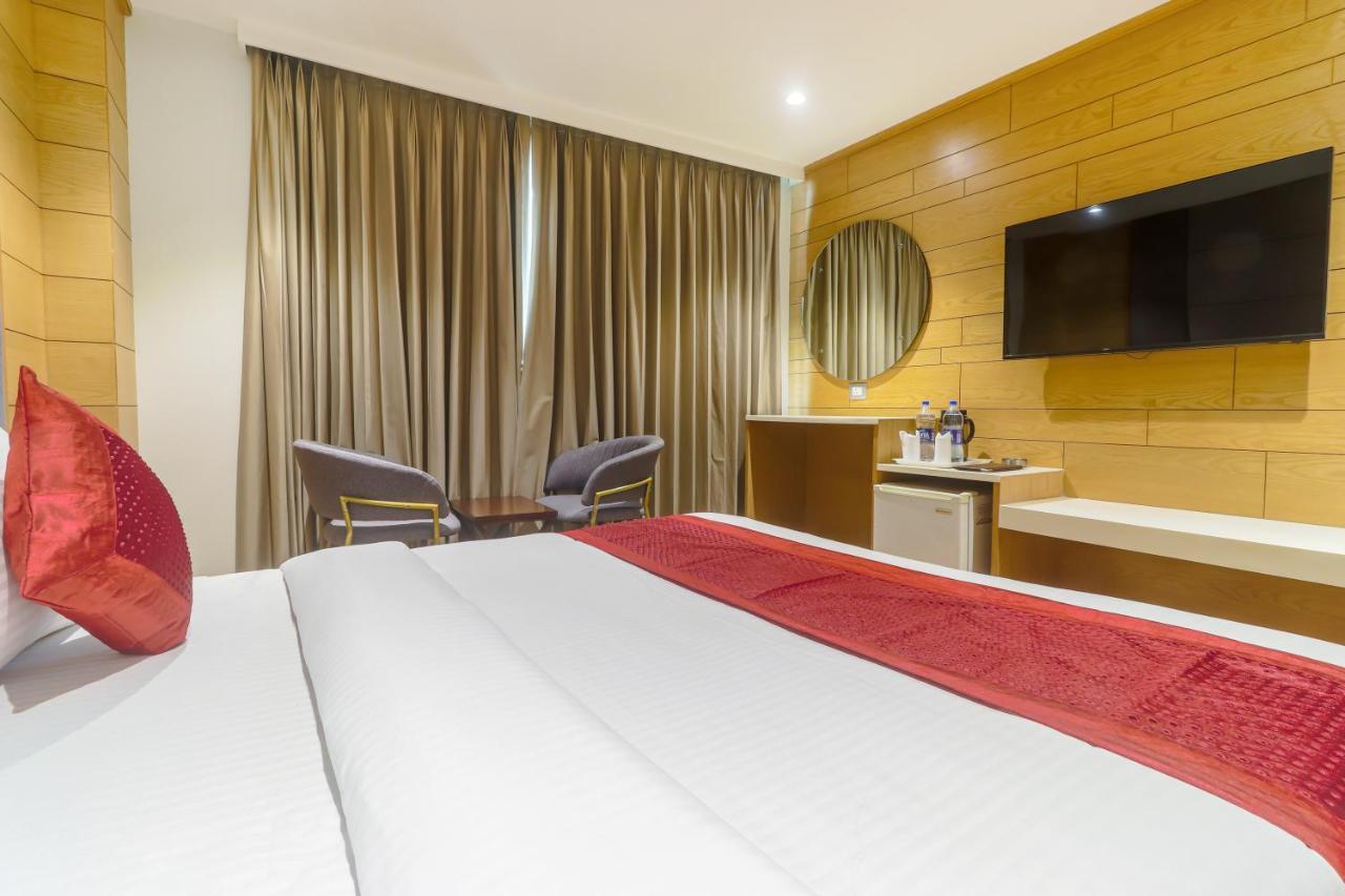 Hotel Bricks, Karol Bagh, New Delhi Екстериор снимка